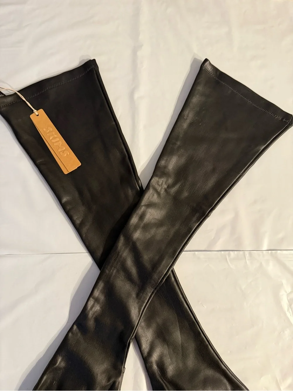 SKIMS Women Medium 2023 Faux Leather Formal Length Long Gloves Onyx Black